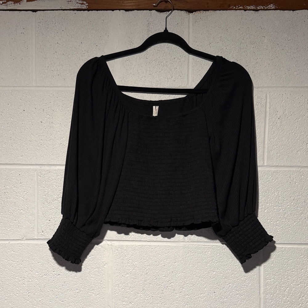 Anthropologie Black Women's Smocked Long-Sleeve Crop Top